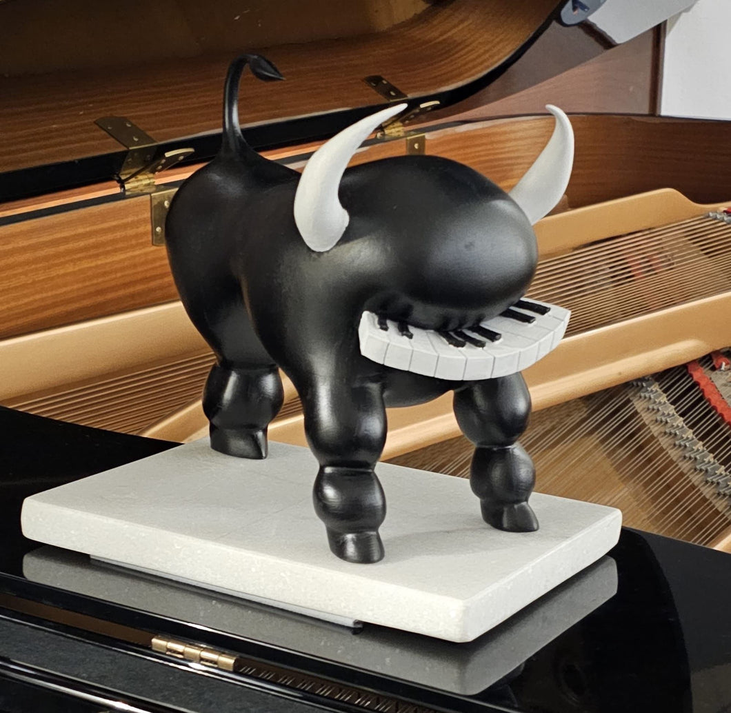 SEBASTIAN BOESMI - Piano bull