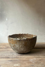 Load image into Gallery viewer, JAZMIN BRIZUELA - Lago de huellas III
